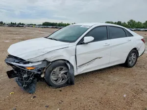 Hyundai Elantra 2.0L 4 2026