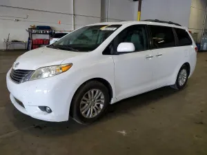 Toyota Sienna 3.5L 6 2012