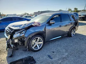 Nissan Pathfinder 3.5L 6 2024