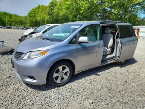 Toyota Sienna 3.5L 6 2012