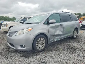Toyota Sienna 3.5L 6 2014
