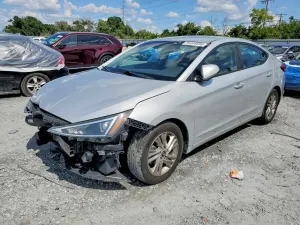 Hyundai Elantra 2.0L 4 2020