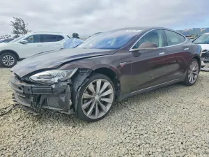 Tesla Model S 2014