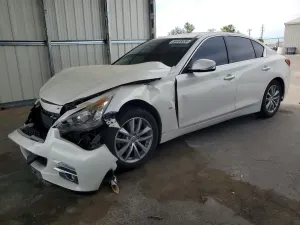 Infiniti Q50 3.7L 6 2015