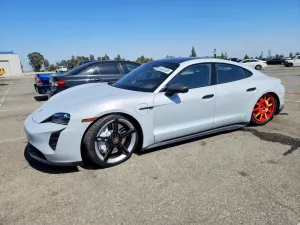 Porsche Taycan 2022
