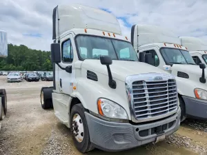 Freightliner Cascadia 12.8L 6 2015