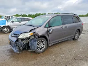Toyota Sienna 3.5L 6 2018
