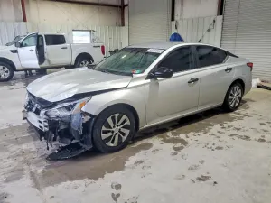 Nissan Altima 2.5L 4 2019