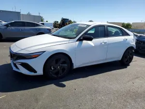 Hyundai Elantra 2.0L 4 2026