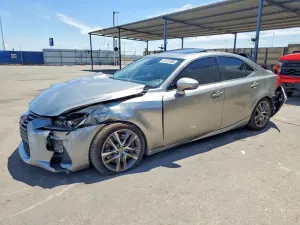 Lexus IS 2.0L 4 2019