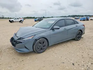 Hyundai Elantra 2.0L 4 2022