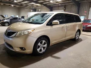 Toyota Sienna 3.5L 6 2012