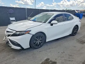 Toyota Camry 2.5L 4 2021