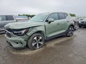 Volvo XC40 2.0L 4 2025
