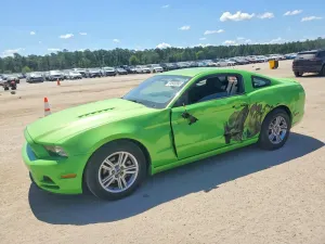Ford Mustang 3.7L 6 2013