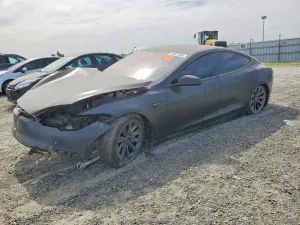 Tesla Model S 2020