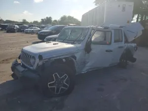 Jeep Wrangler 3.6L 6 2024