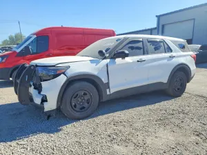 Ford Explorer 3.3L 6 2023