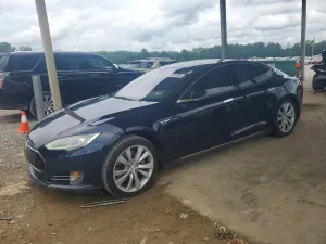 Tesla Model S 2014