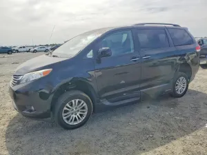 Toyota Sienna 3.5L 6 2013