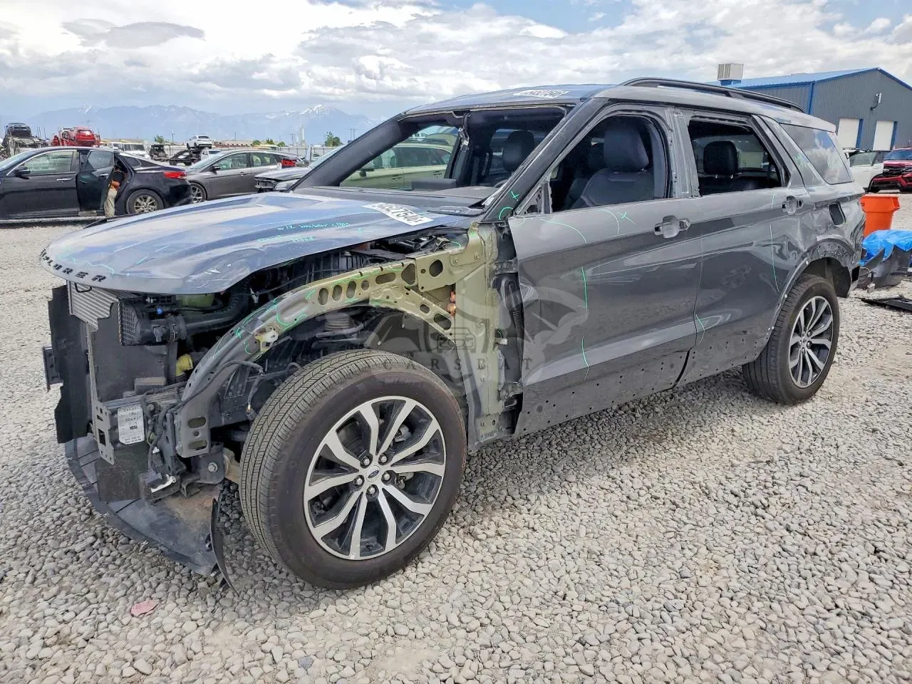 Ford Explorer 2.3L 4 2025