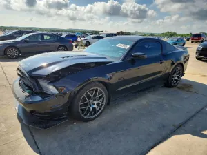 Ford Mustang 5.0L 8 2014