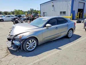 Lexus IS 2.5L 6 2015