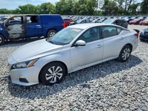 Nissan Altima 2.5L 4 2020