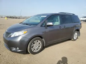Toyota Sienna XLE 3.5L 6 2012