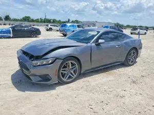 Ford Mustang 2.3L 4 2024