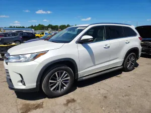 Toyota Highlander 3.5L 6 2017