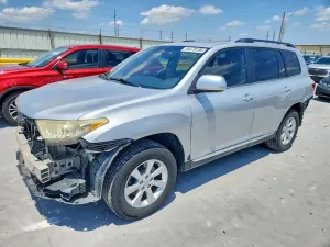 Toyota Highlander 3.5L 6 2013