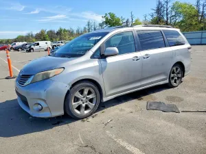 Toyota Sienna 3.5L 6 2011