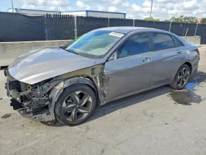 Hyundai Elantra 2.0L 4 2023