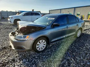Volkswagen Jetta 2.0L 4 2014