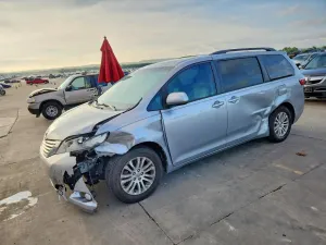 Toyota Sienna 3.5L 6 2017