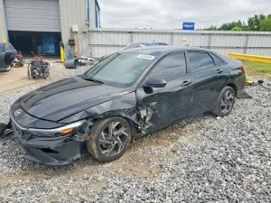 Hyundai Elantra 2.0L 4 2025