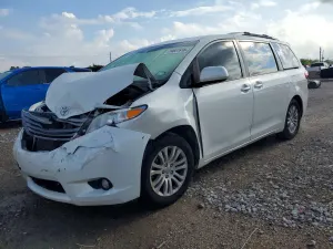 Toyota Sienna 3.5L 6 2017