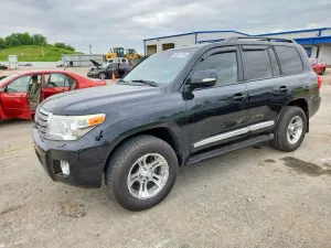Toyota Land Cruiser 5.7L 8 2013