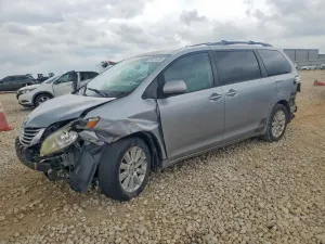 Toyota Sienna 3.5L 6 2011