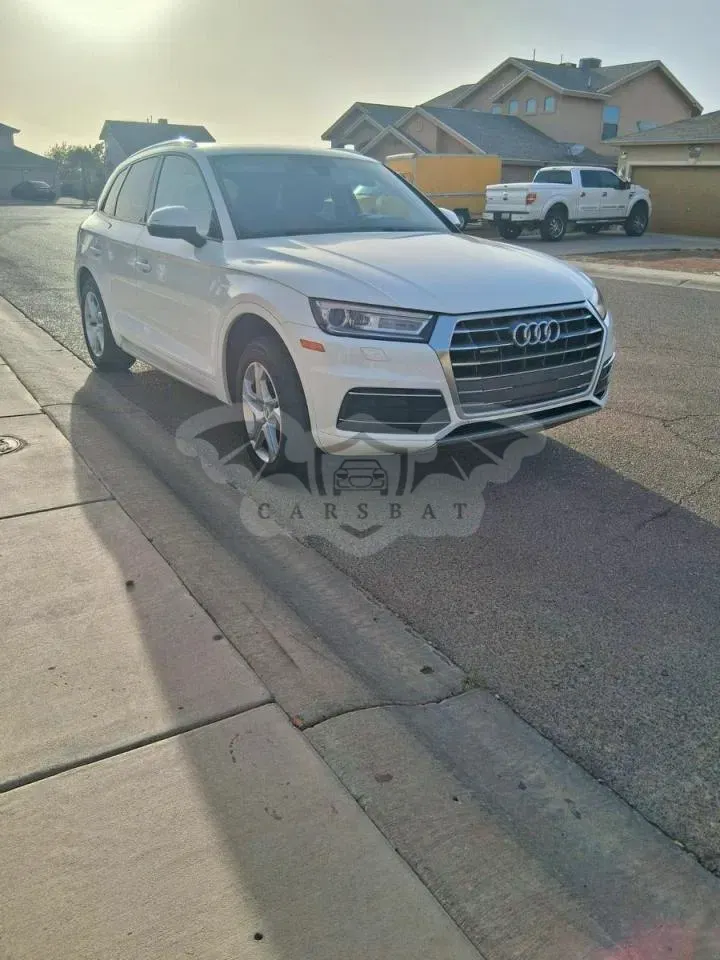Audi Q5 2.0L 4 2018