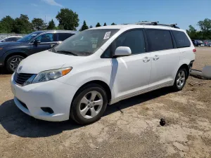 Toyota Sienna 3.5L 6 2012