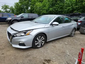 Nissan Altima 2.5L 4 2019