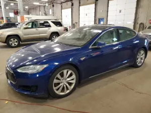Tesla Model S 2015