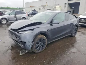 Tesla Model Y 2025