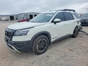 Nissan Pathfinder 3.5L 6 2025