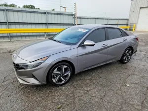 Hyundai Elantra 2.0L 4 2023