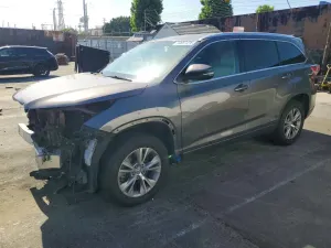 Toyota Highlander 3.5L 6 2014