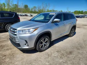 Toyota Highlander 3.5L 6 2017