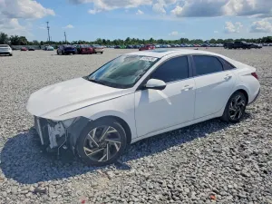 Hyundai Elantra 2.0L 4 2024